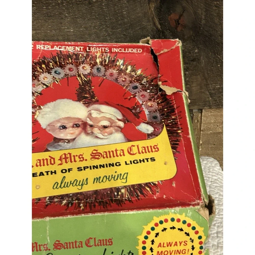 Mr And Mrs Santa Claus Wreath Of Flashing Lights 1973 Taiwan Vintage Christmas